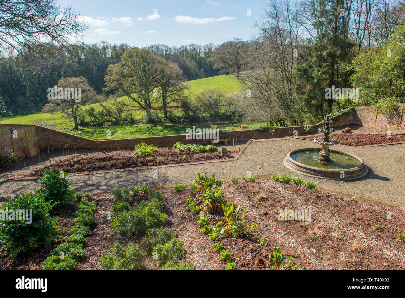 Giardino murato con la frutta e la verdura Foto Stock