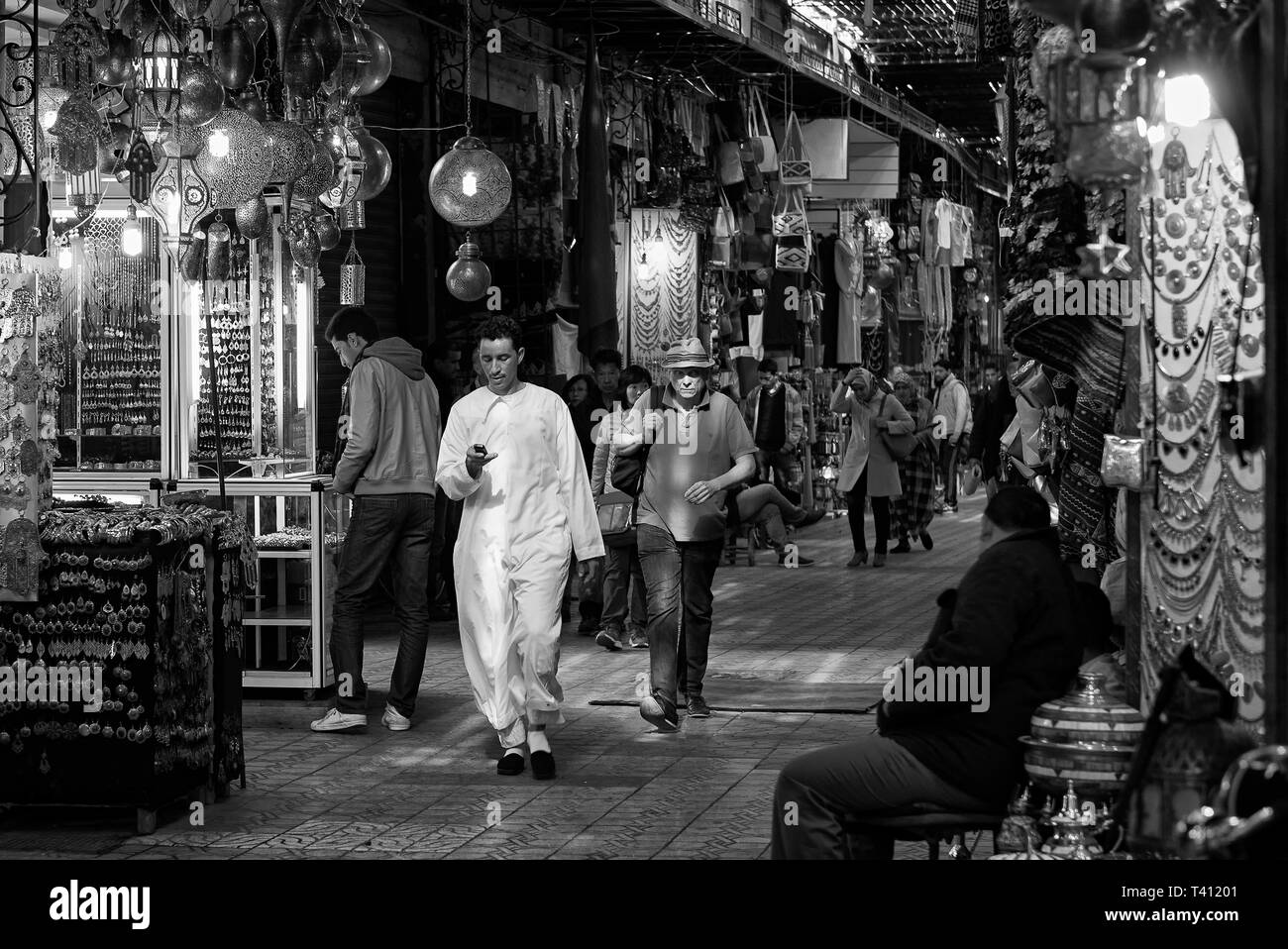Vista del souk di Marrakech, Marocco Foto Stock