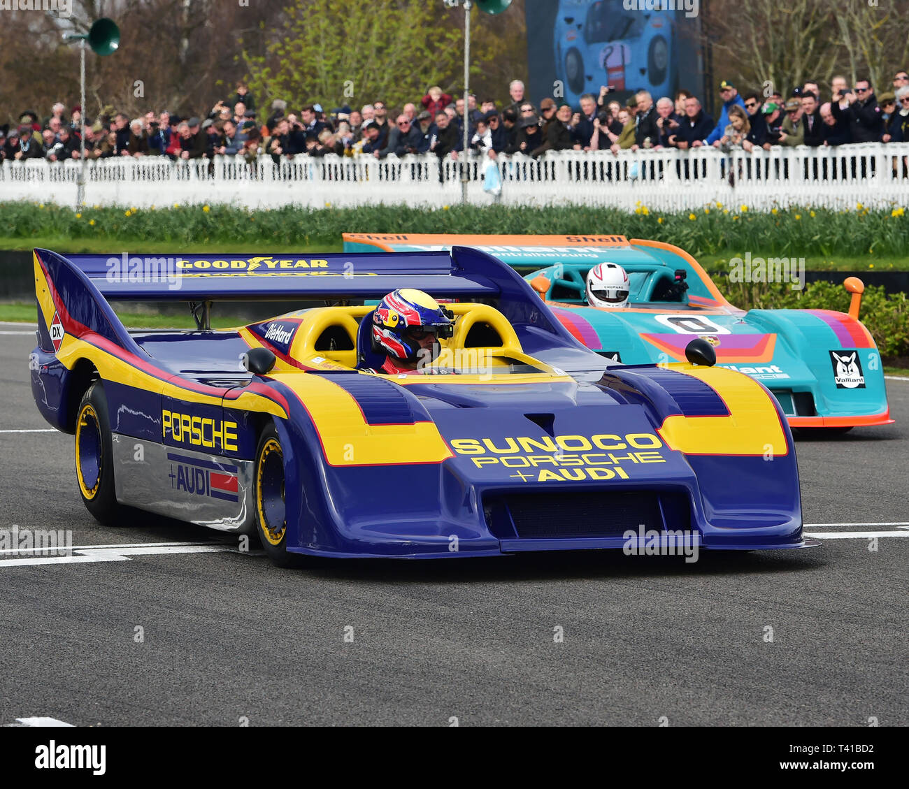 Mark Webber, Andrew Frankel, Porsche 917/30, 77th Assemblea dei Soci, Goodwood, West Sussex, in Inghilterra, aprile 2019, Autosport, auto, il circuito da corsa, classi Foto Stock