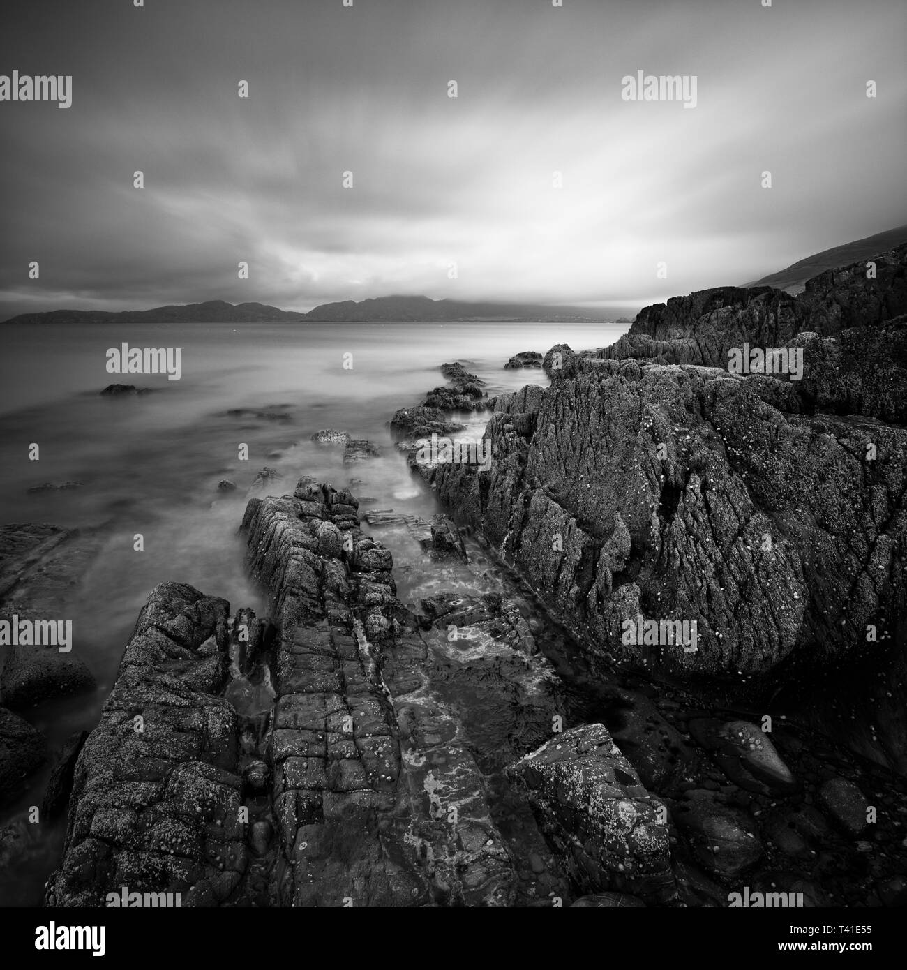 Repubblica di Irlanda, nella contea di Cork, Garinish Beach. La spettacolare costa nei pressi di Garinish situato sulla penisola di Beara. Foto Stock