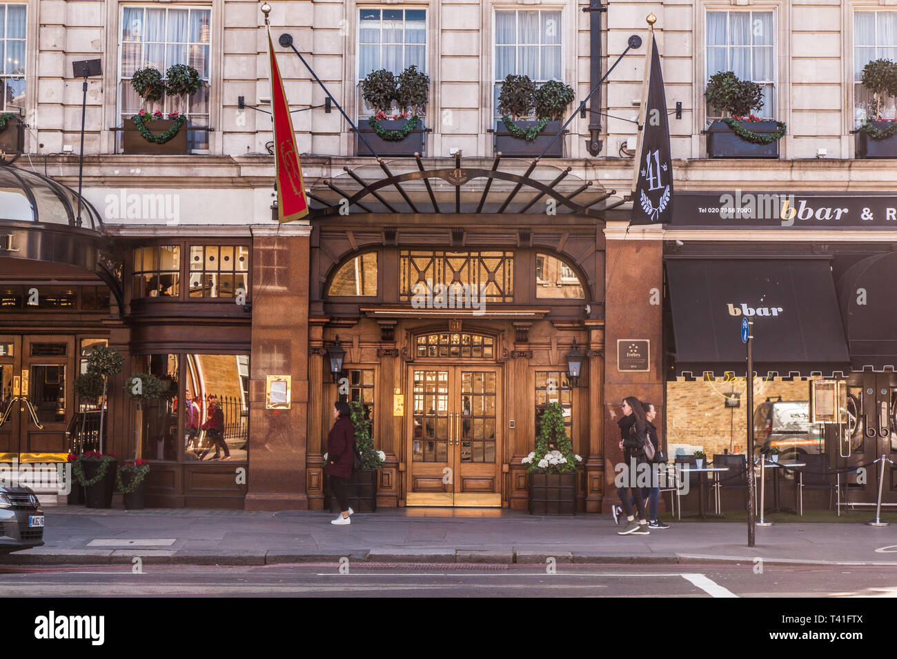Hotel 41, Buckingham Palace Road Londra. Un hotel di lusso a 5 stelle boutique hotel che fa parte della Red Carnation Hotel Group. Victoria, London, England, Regno Unito Foto Stock