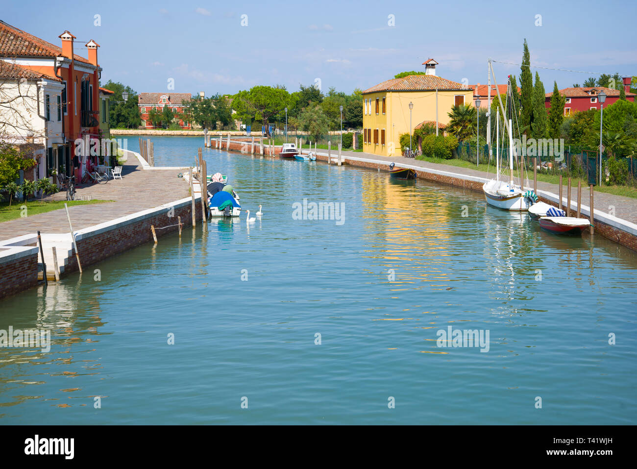 Isola di Mazzorbo in una giornata di sole. Venezia, Italia Foto Stock