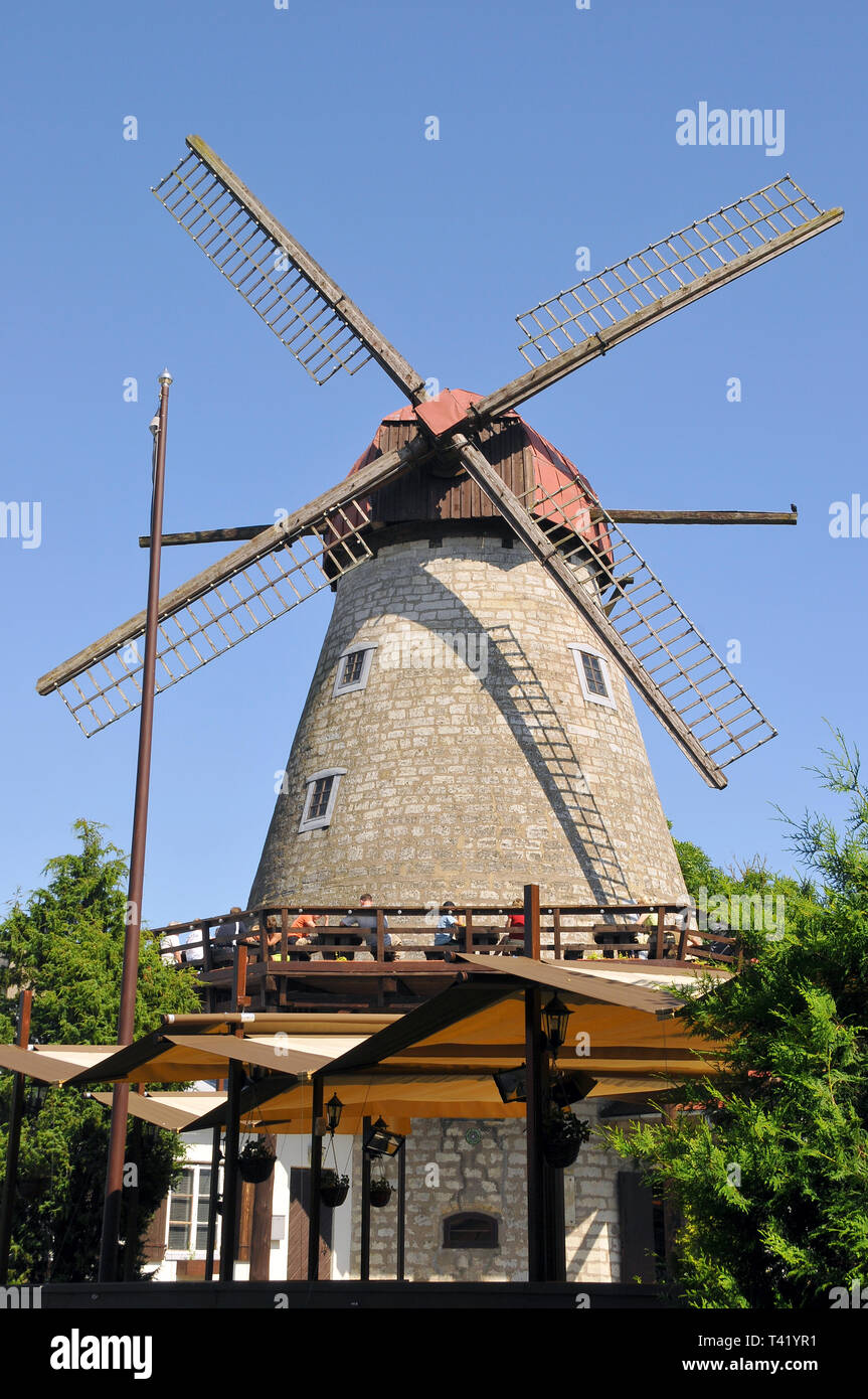 Il mulino a vento, Kuressaare, Estonia. Szélmalom, Kuressaare, Észtország. Foto Stock