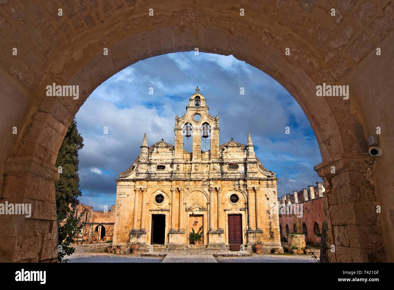 La chiesa principale del monastero di Arkadi, simbolo della lotta dei cretesi contro l'impero ottomano , Rethimno, Creta, Grecia. Foto Stock