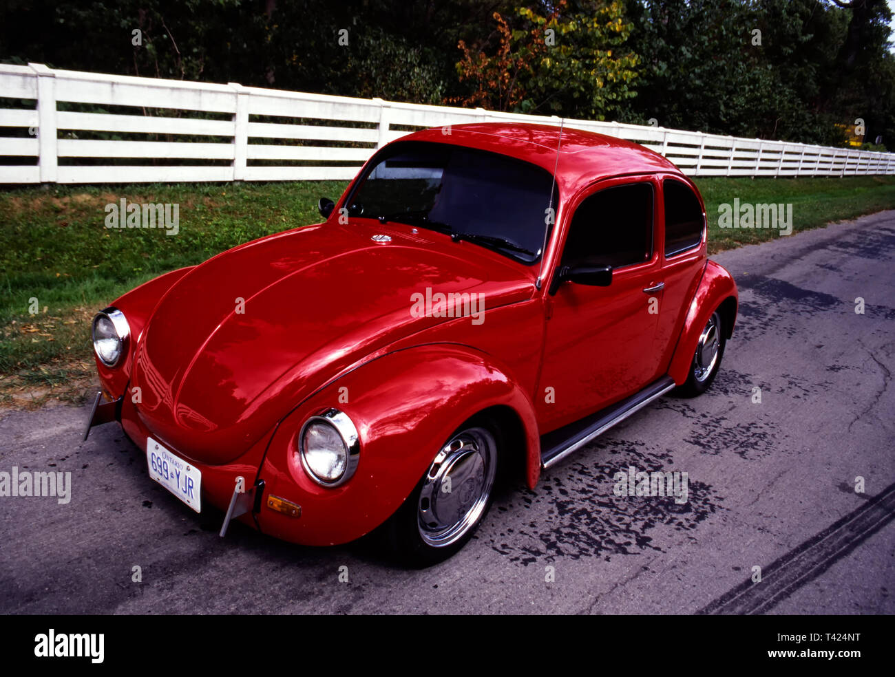 1972 Volkswagen personalizzata sul marciapiede Foto Stock