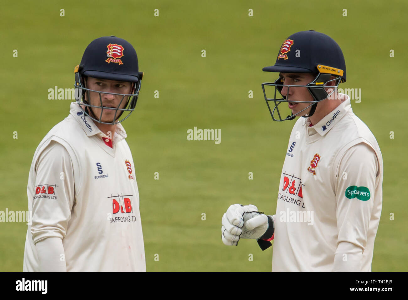 Londra, Regno Unito. 12 Aprile, 2019. Tom Westley e Dan Lawrence batting come Surrey prendere su Essex al giorno due della contea di Specsavers gara di campionato al Kia ovale. Foto Stock