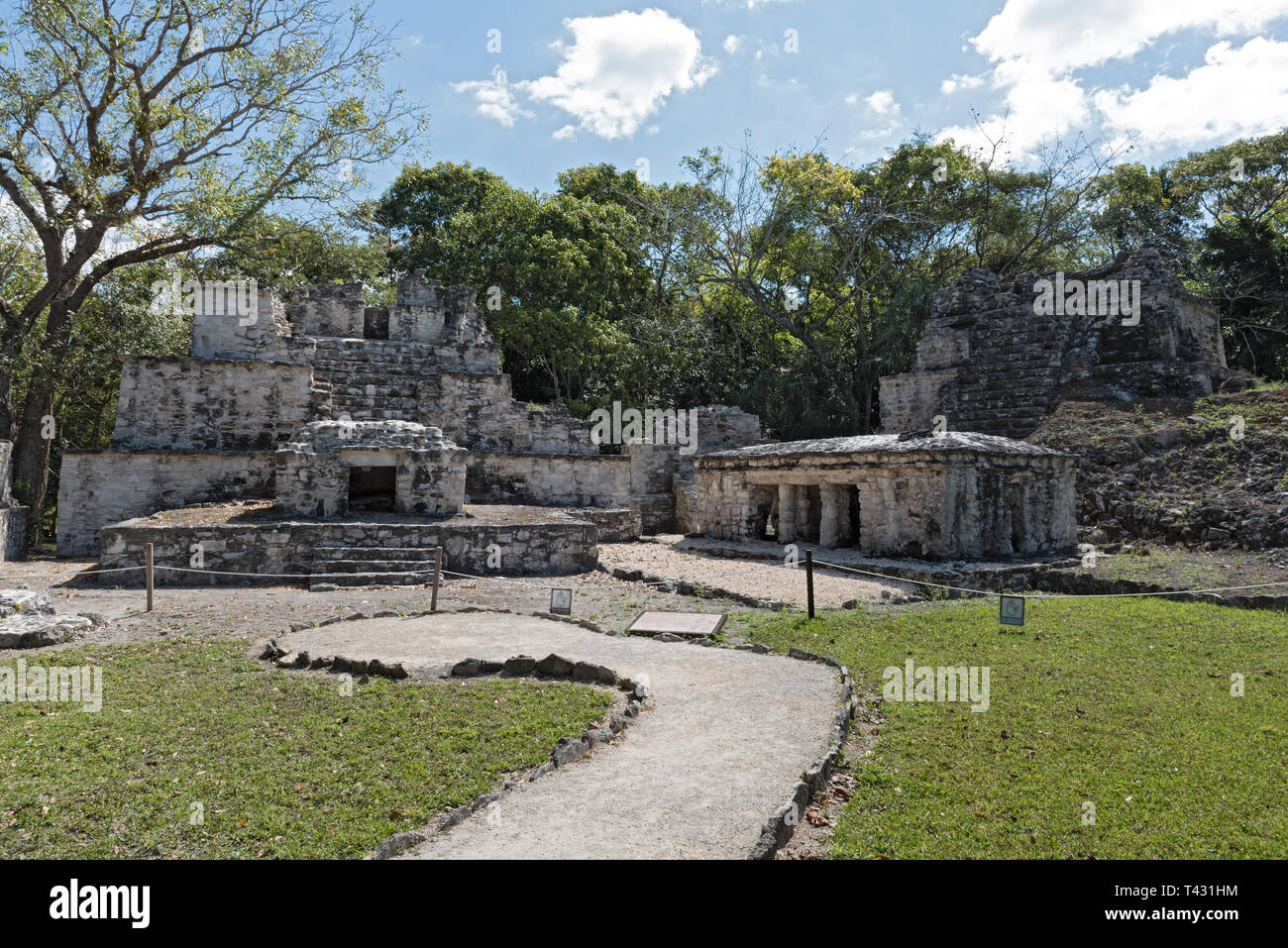 Gli Antichi maya, edificio a Muyil sito archeologico di Quintana Roo MEXICO Foto Stock