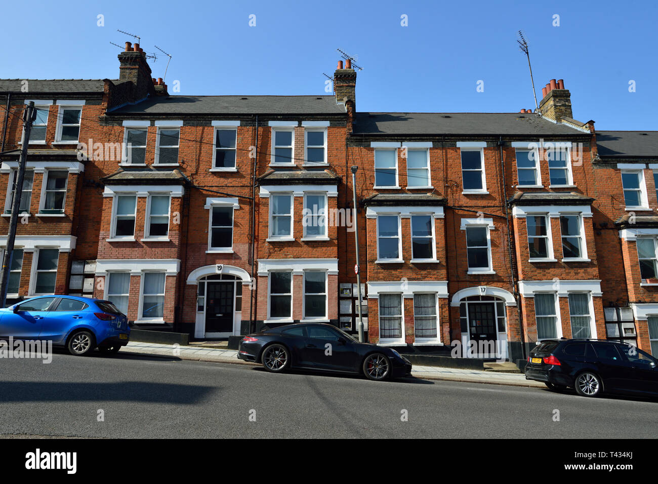 A schiera case residenziali, Teatro Street, Clapham Junction, Battersea, a sud ovest di Londra, Regno Unito Foto Stock