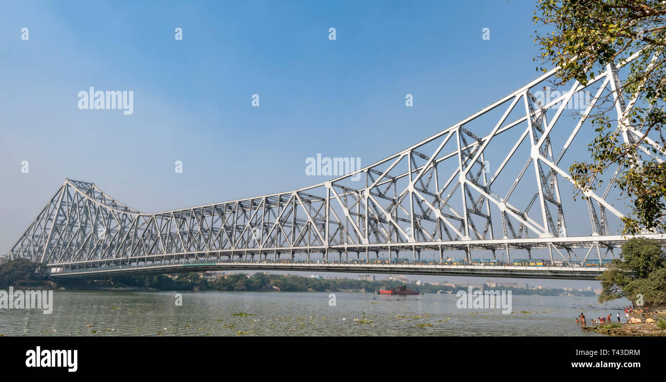 Panoramica orizzontale di quella di Howrah bridge in Kolkata aka Calcutta, India. Foto Stock