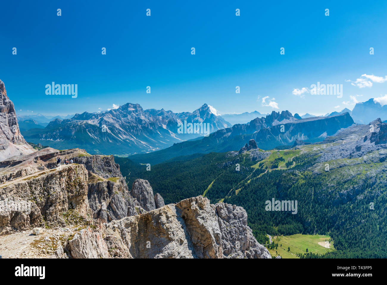 Dolomiti. Panorama sulle cime della Valle di Cortina. Lagazuoi, Tofane, Cinque Torri, Nuvolau, la Marmolada e Odle. Sogno. L'Italia. Foto Stock