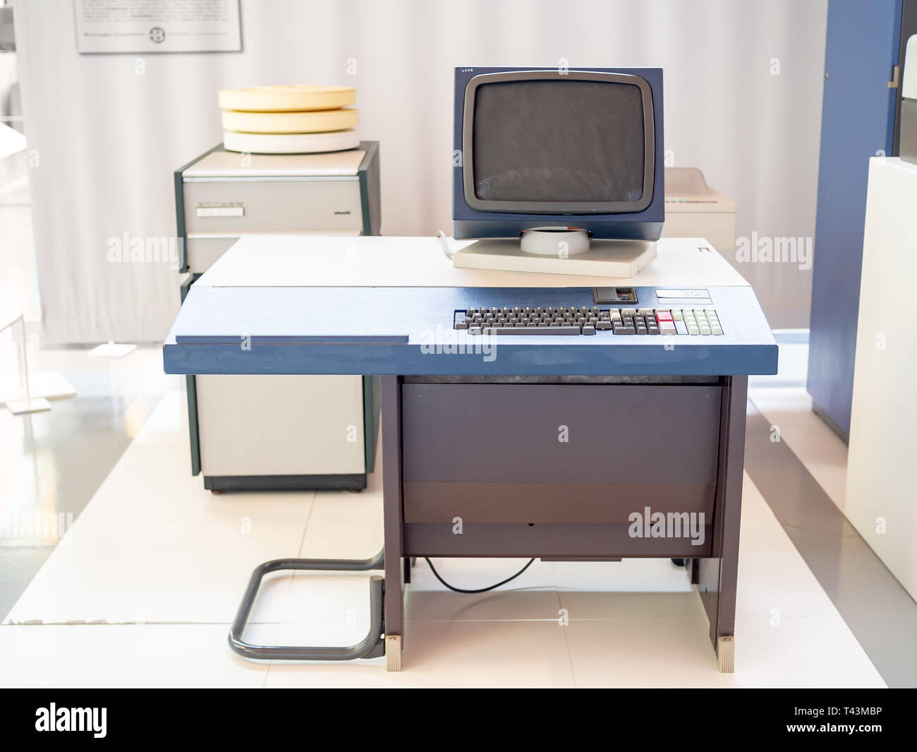 TERRASSA, Spagna-marzo 19, 2019: Personal computer degli anni settanta nel Museo Nazionale della Scienza e della tecnologia di Catalogna Foto Stock