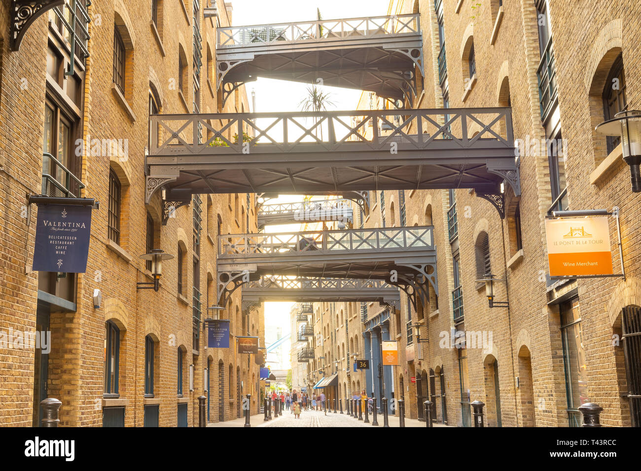 Shad Thames appartamenti in magazzino convertiti, Londra, Inghilterra, Regno Unito Foto Stock