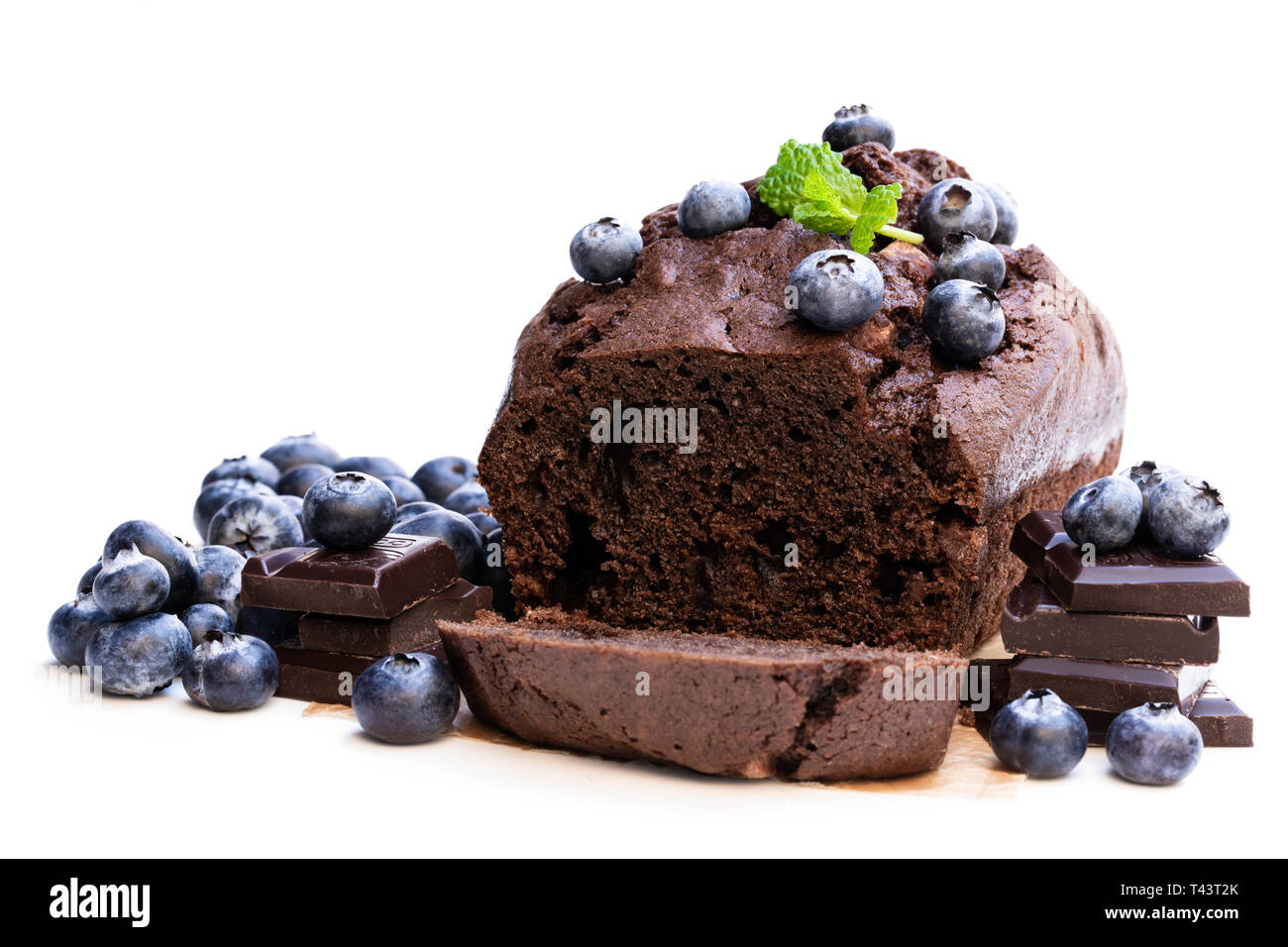 Cioccolato artigianale focaccia torta con isolato su bianco Foto Stock
