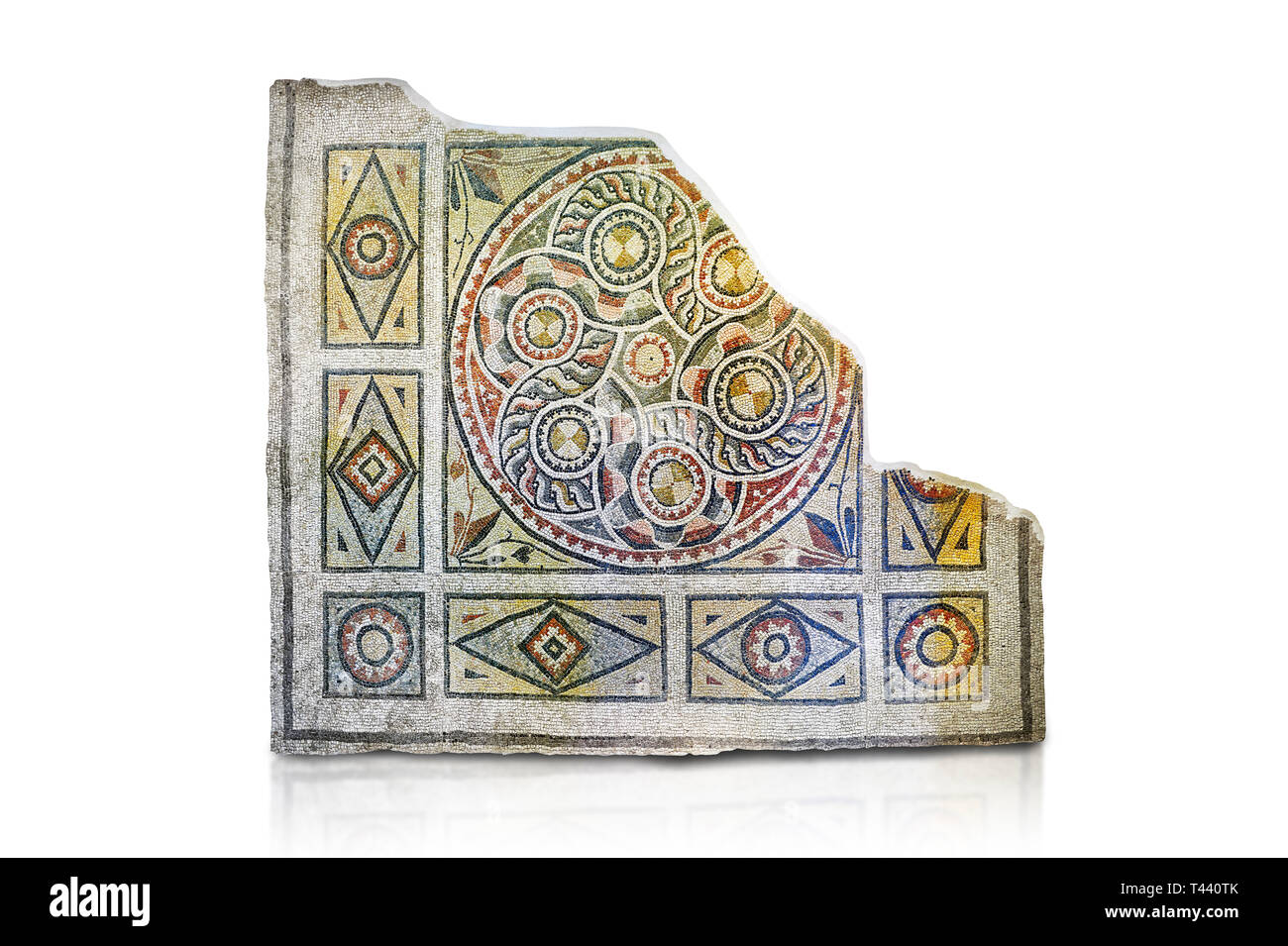 I mosaici romani - mosaico geometrico. La Villa Giyoslu. Antica Zeugama, 2° - 3° secolo D.C. . Zeugma Museo del Mosaico, Gaziantep, Turchia. Contro un bianco Foto Stock