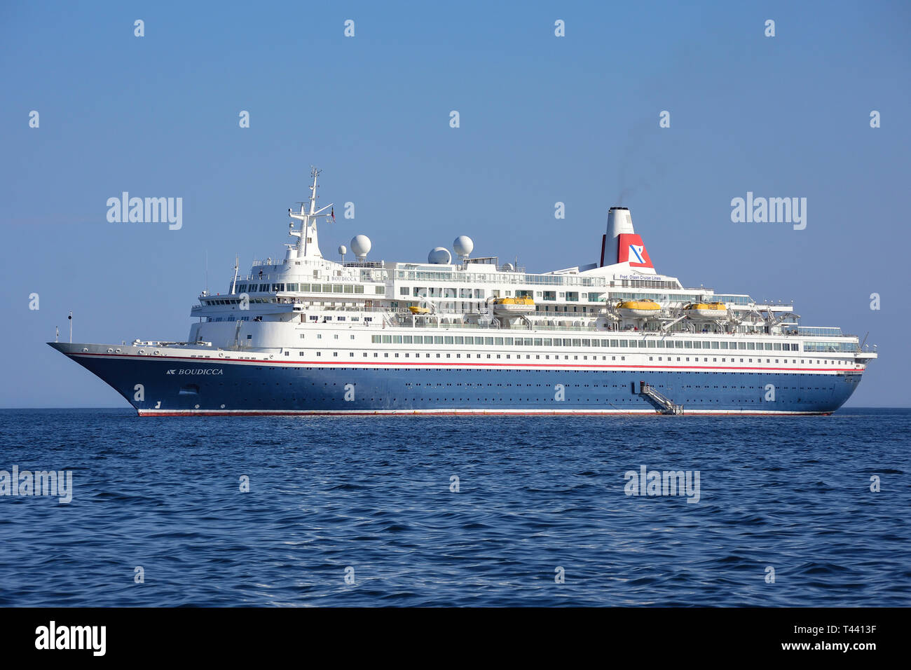 Fred Olsen "Boudicca' nave da crociera off Stornoway, isola di Lewis, Ebridi Esterne, Na h-Eileanan Siar, Scotland, Regno Unito Foto Stock