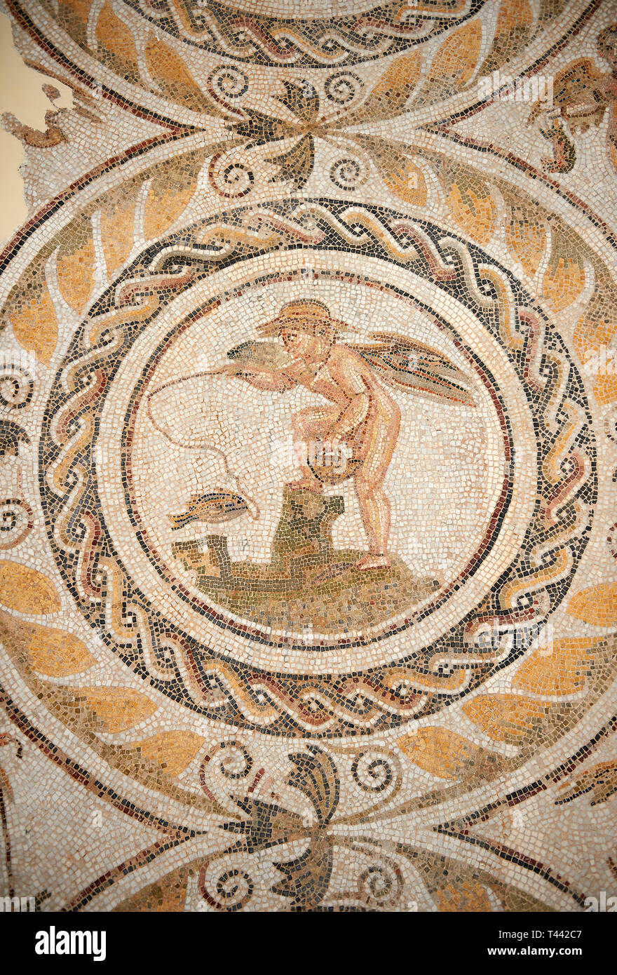 Foto di mosaici romani disegno raffigurante Sileno pesca e amorini, dall'antica città romana di Thysdrus. Iii secolo D.C., casa di Sileno. El Foto Stock