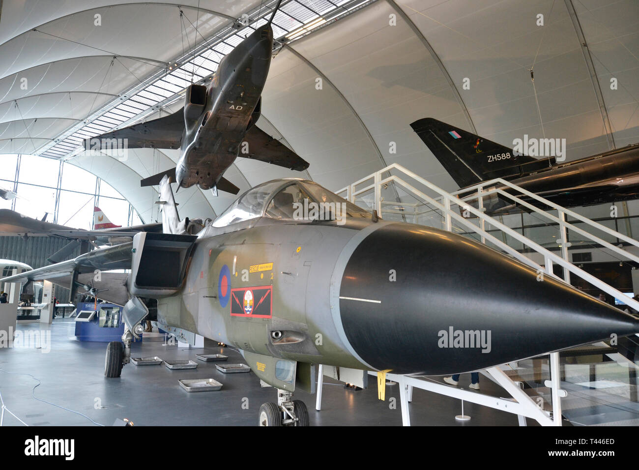 Il Tornado jet da combattimento a terra a RAF Museum di Londra, Regno Unito Foto Stock