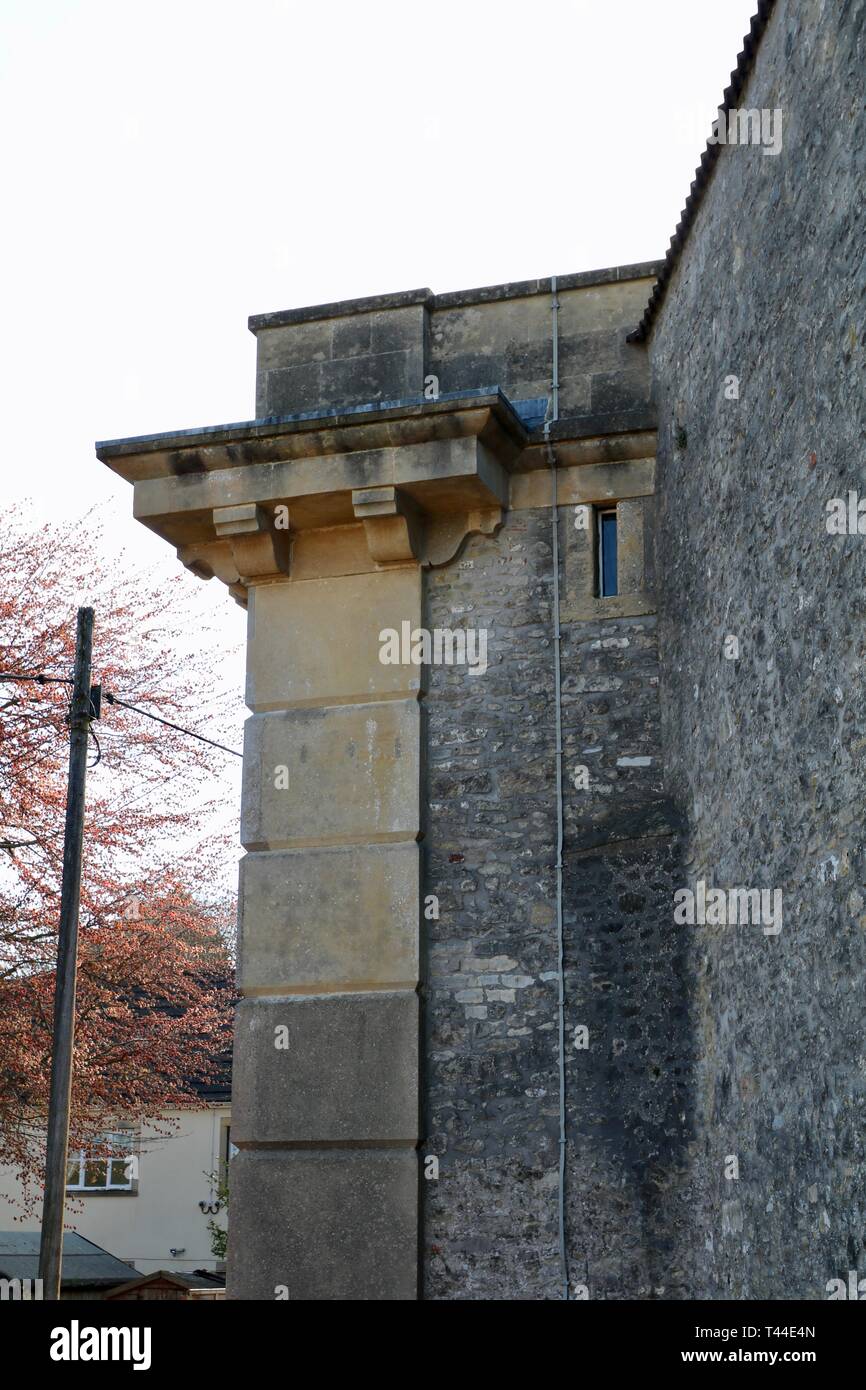 Shepton Mallet prigione, entrata posteriore con finestra di slot Foto Stock