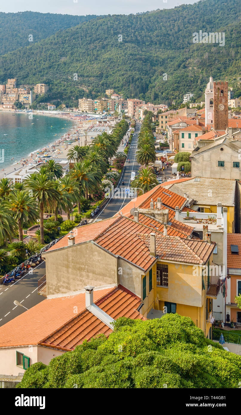 Vista su Noli sulla Costa Ligure, Nord Ovest Italia Foto Stock