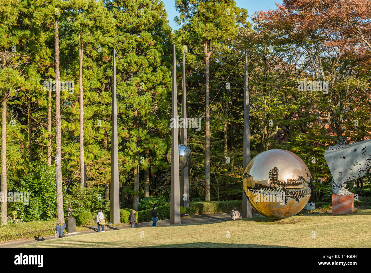 My Sky Hole Sculpture di Bukichi Inoue al Museo all'aperto di Hakone, Giappone Foto Stock