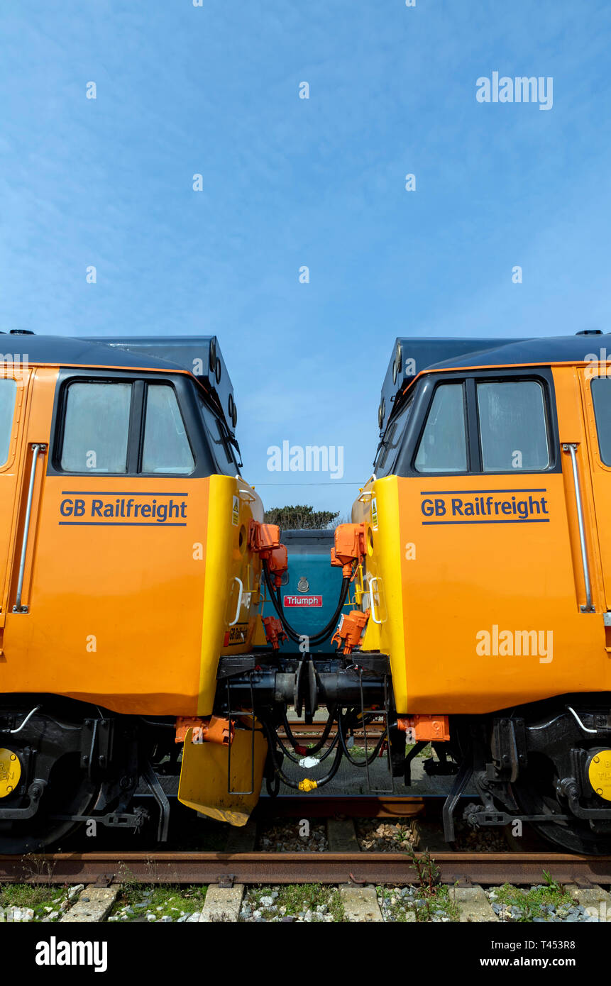 Roccia lunga, Penzance, Regno Unito. Il 13 aprile 2019. Classe 50 Diesel locomotive elettriche Credito: Bob Sharples Alamy/Live News Foto Stock