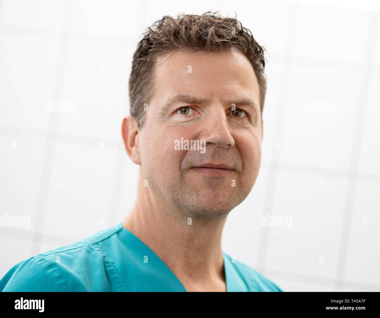 Witten, Germania. Xi Apr, 2019. Matthias Thöns, palliative medico, ammesso alla sua pratica. La Corte costituzionale federale di Karlsruhe ha sentito parecchie cause legali per vietare l'eutanasia commerciale dal 16.04.2019. Credito: Bernd Thissen/dpa/Alamy Live News Foto Stock