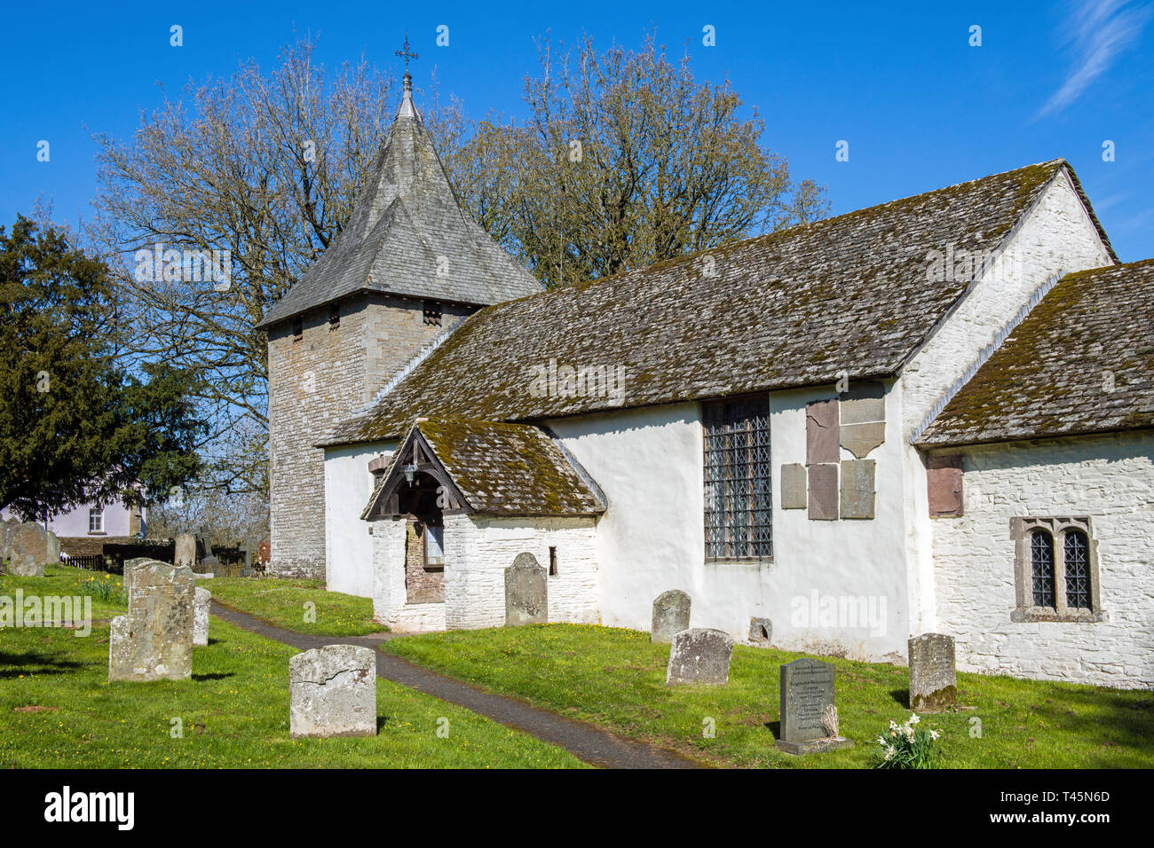 St Bilo la Chiesa Llanfilo Breconshire Powys su una giornata di primavera. Detto medievale è la chiesa dedicata a San Bilo o Beilo, figlia di re Brychan Foto Stock