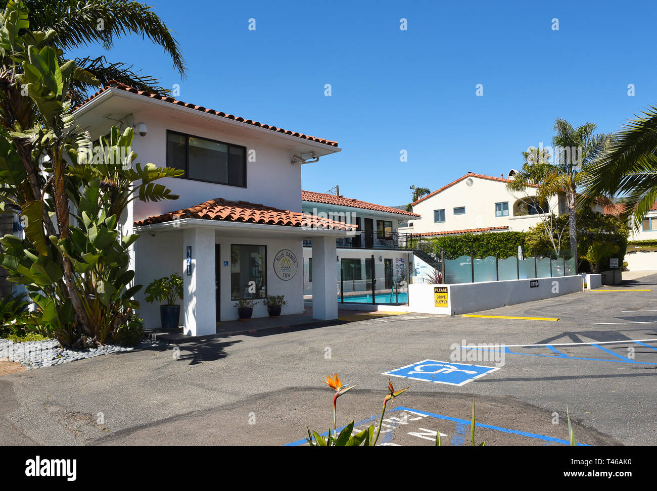 SANTA BARBARA, California - 11 Aprile 2019: il Blue Sands Inn, situato a pochi passi da Santa Barbaras famosa East Beach. Foto Stock