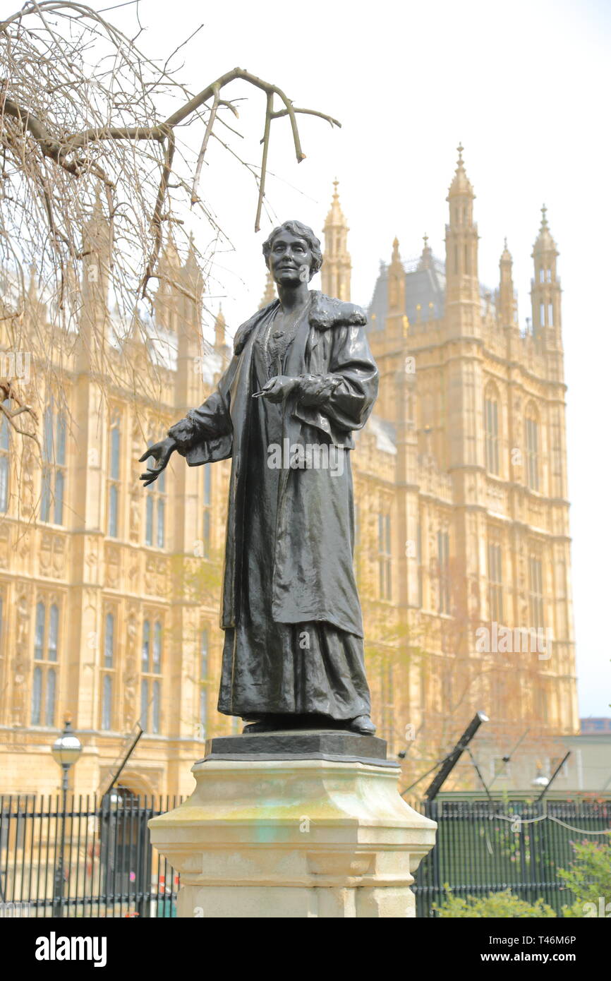 La scultura in bronzo di Emmeline Pankhurst a Westminster, Londra, Regno Unito Foto Stock