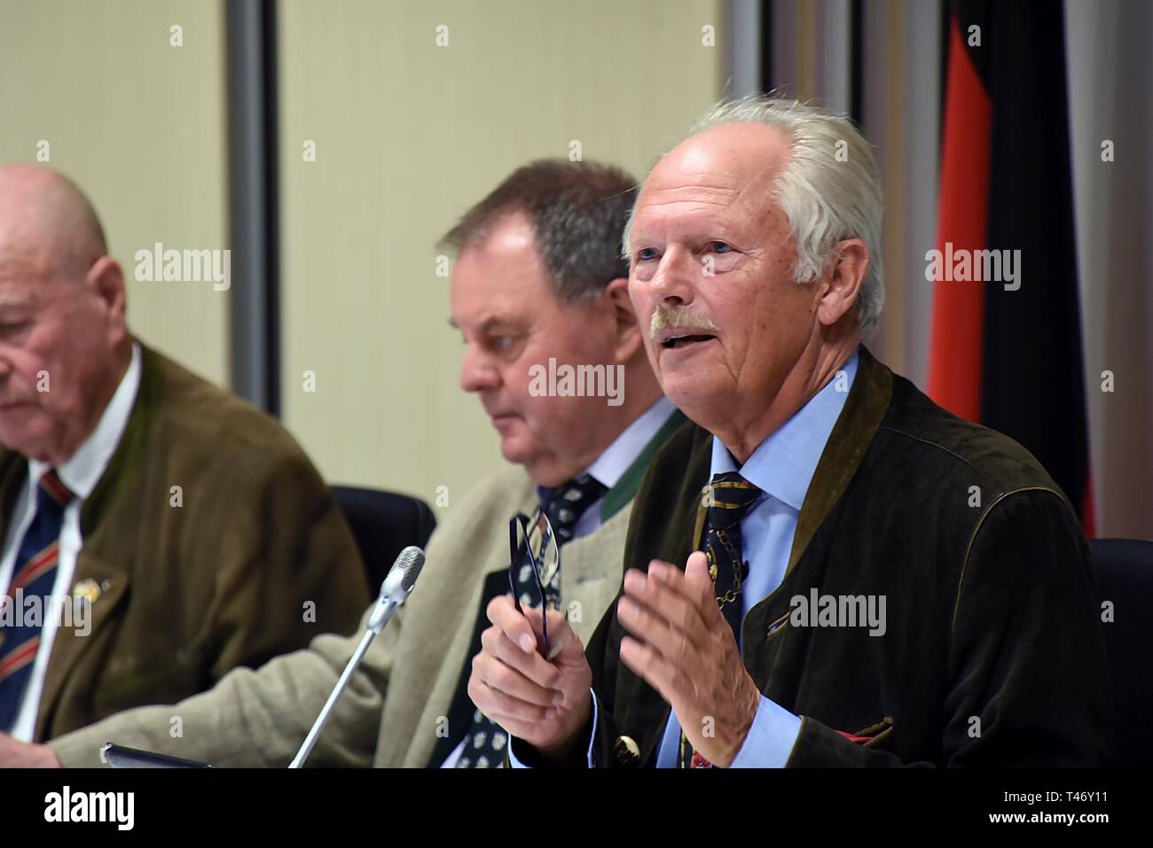 GARMISCH - Partenkirchen Germania (12 marzo 2019) - Il Professor Dr. h.c. Rudolf Faltermeier, presidente degli Amici del Centro Marshall, parla di agenda al FOMC meeting annuale al George C. Marshall Centro europeo per gli studi sulla sicurezza di marzo 12, come parte del centro Marshall della comunità di strategia di relazioni. Foto Stock