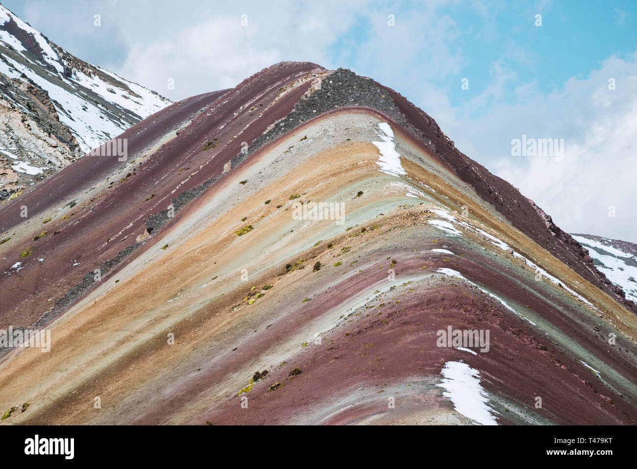Rainbow Vinicunca montagna in Perù dal giorno di sole Foto Stock
