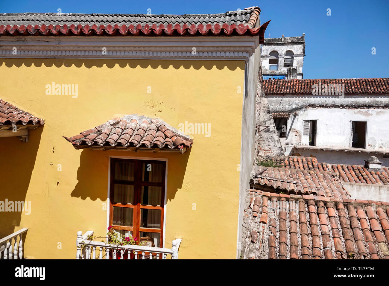 Cartagena Colombia,architettura coloniale,tegole in terracotta ceramica,tetti,balcone,vecchio,COL190122049 Foto Stock