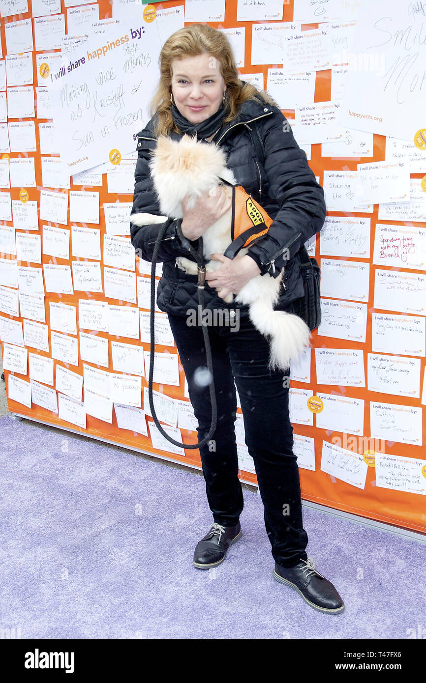 New York, Stati Uniti d'America. 20 Mar, 2015. Catherine Curtin alla felicità apertura di parete al Flatiron Building il 20 marzo 2015 a New York, NY. Credito: Steve Mack/S.D. Mack foto/Alamy Foto Stock