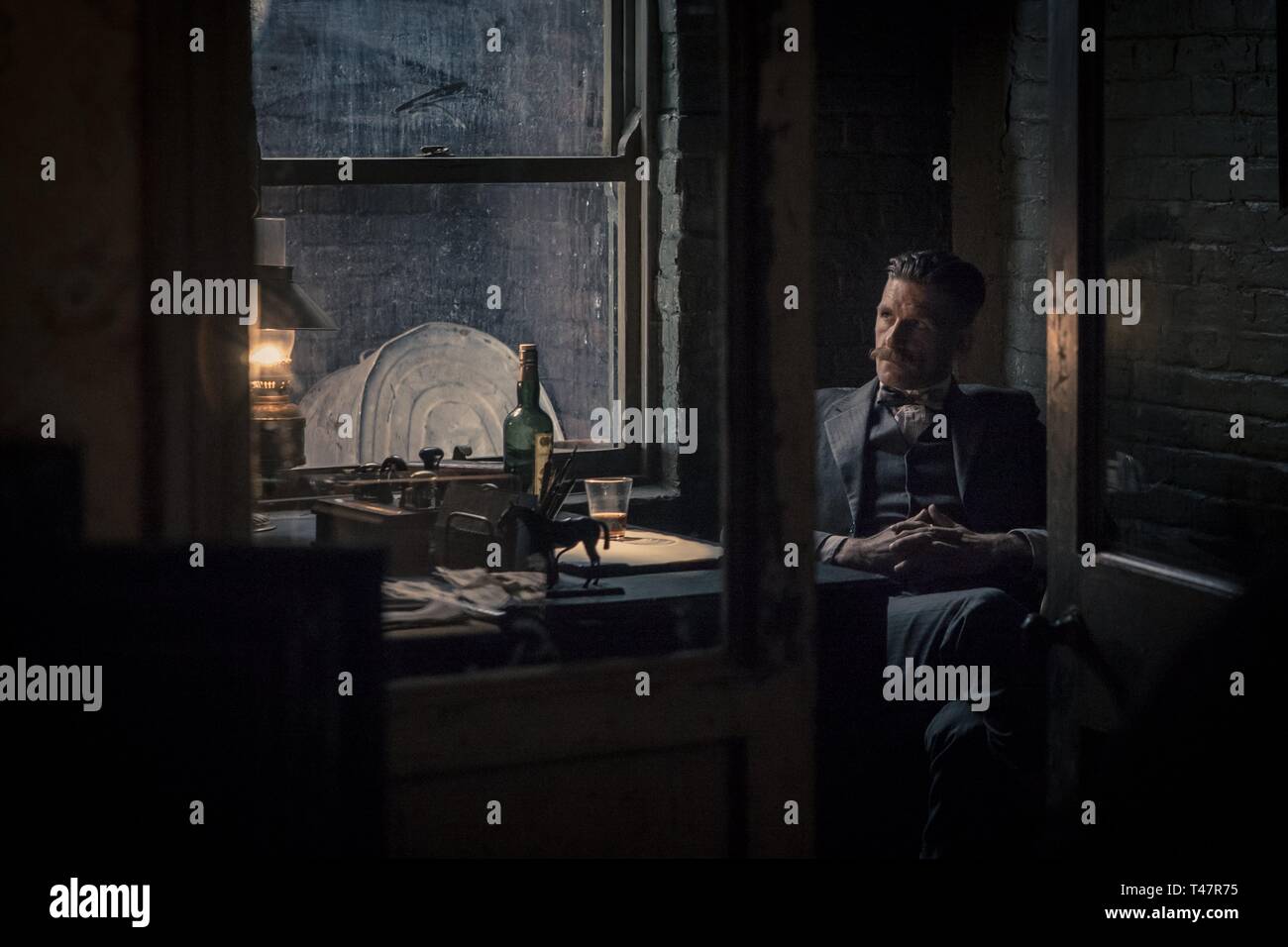 PAUL ANDERSON IN PEAKY BLINDERS (2013). Stagione 1 Episodio 1. Credito: British Broadcasting Corporation (BBC) / Album Foto Stock