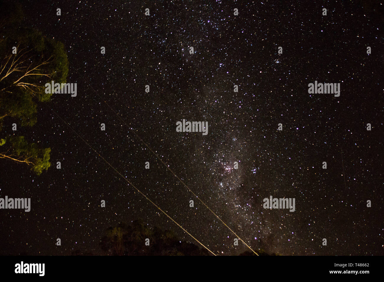 Costellata di sky in Australia di notte mostra stelle e la via lattea Foto Stock