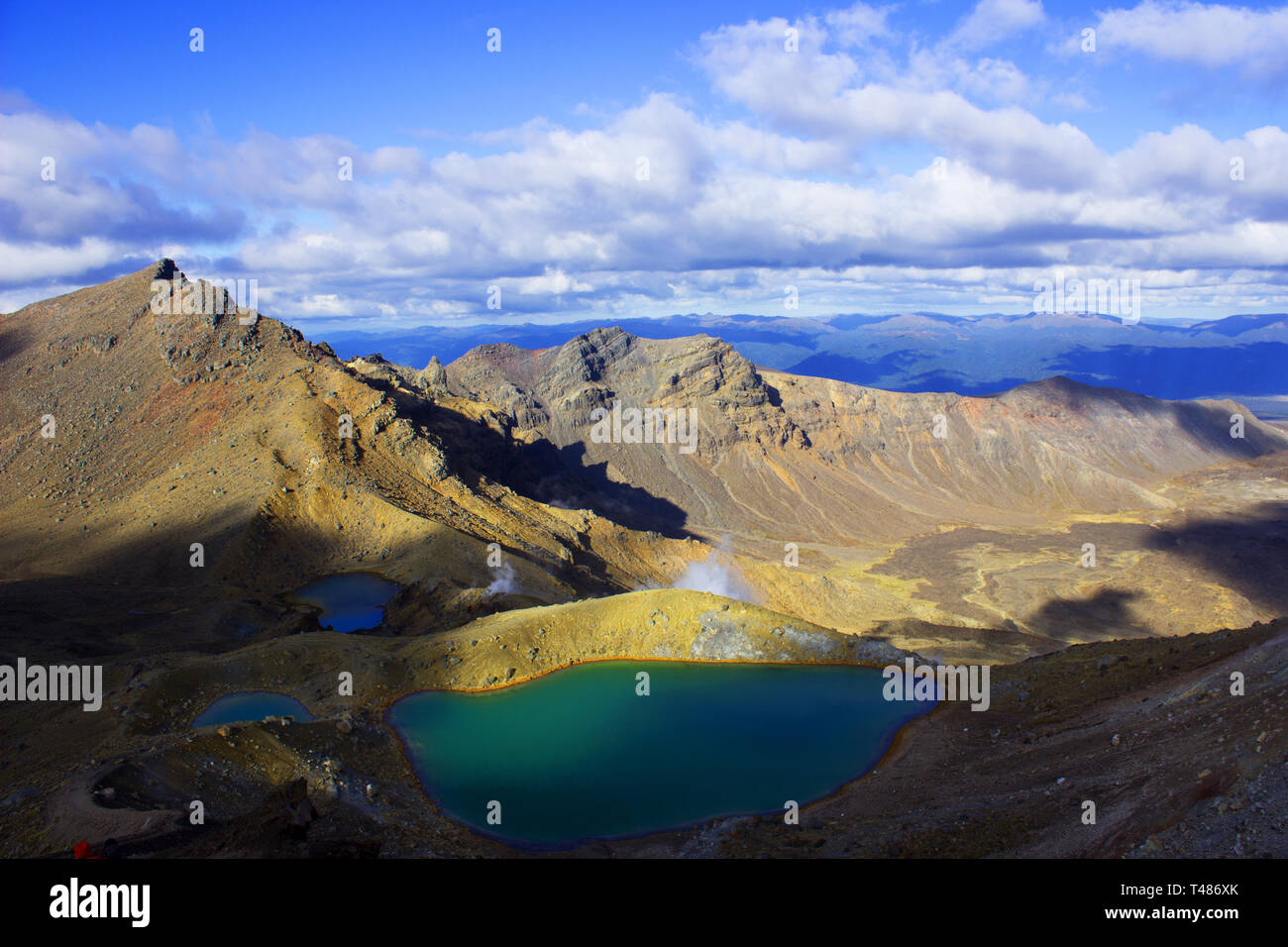 Tongariro Alpine Crossing su Nuova Zelanda Isola del nord, vista sui laghi smeraldo Foto Stock