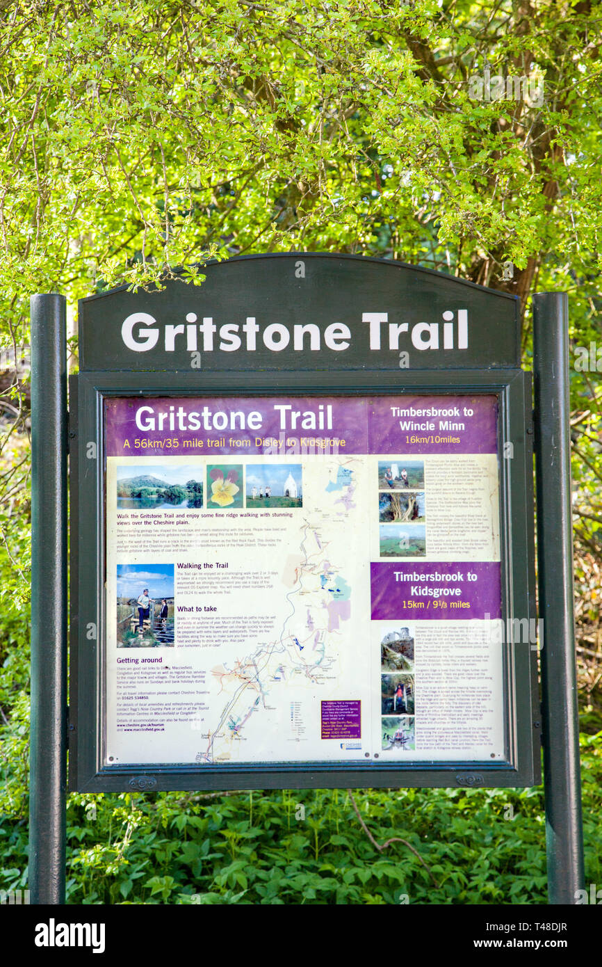 La scheda Informazioni visualizza i dettagli relativi al sentiero Gritstone in Timbersbrook parcheggio cloud Bosley Cheshire England Regno Unito Foto Stock