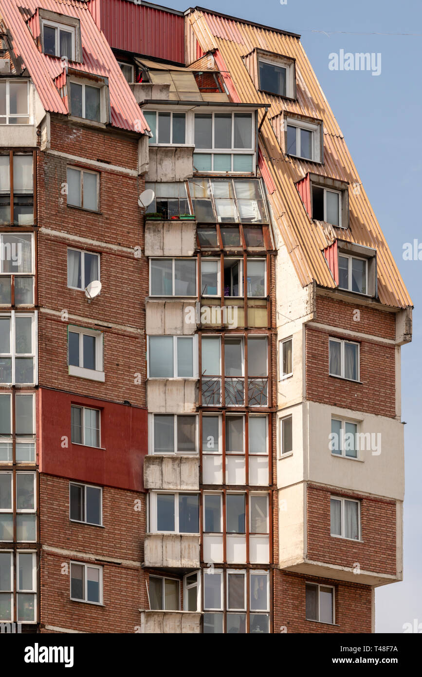 Architettura brutalistica edificio alto di appartamenti a Sofia, Bulgaria, Europa orientale, Balcani, UE Foto Stock