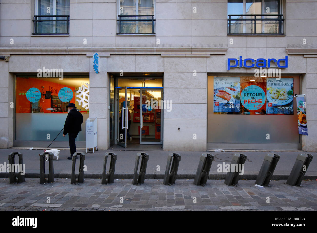 Picard Surgelés, 21 Rue Legendre, Paris, Francia. esterno alla vetrina di prodotti surgelati supermercato. Foto Stock