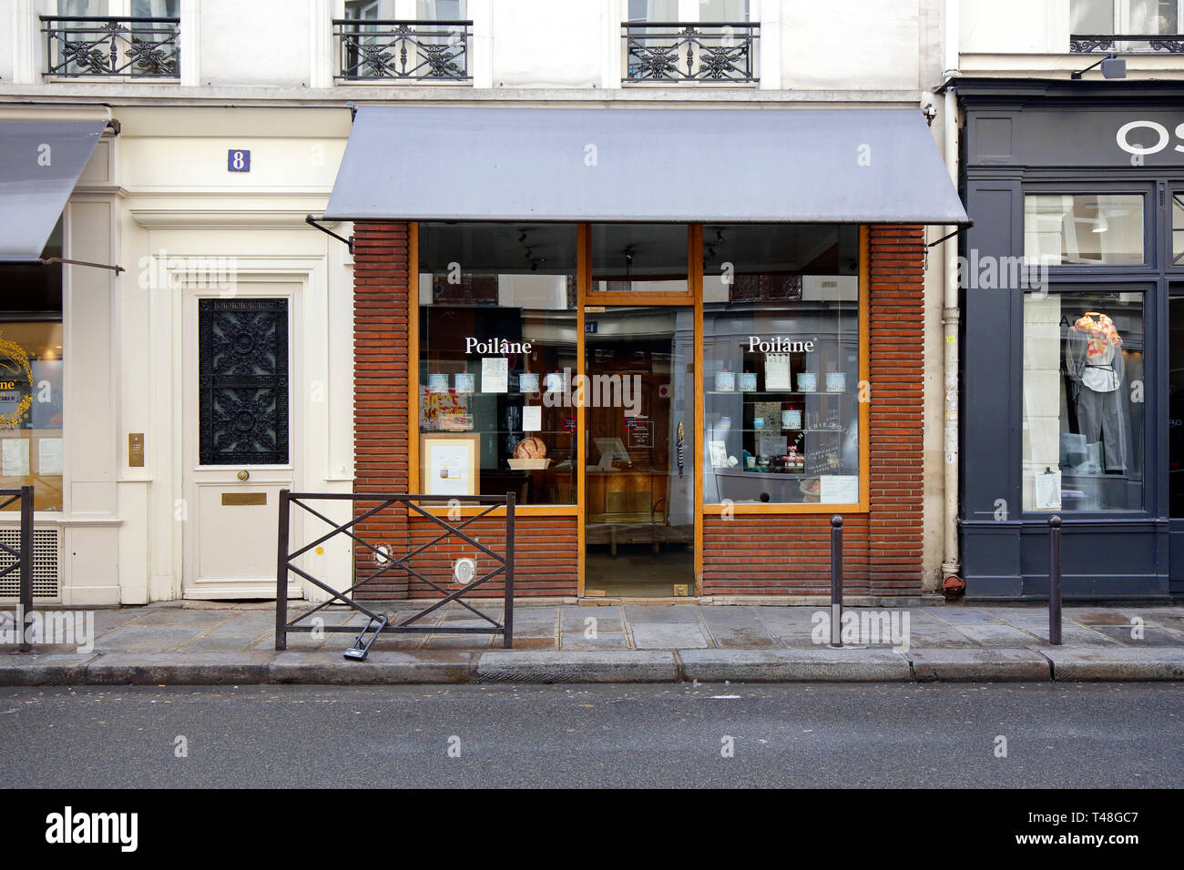 Poilâne, 8 Rue du Cherche-Midi, Paris, Francia. esterno alla vetrina di una panetteria francese Foto Stock