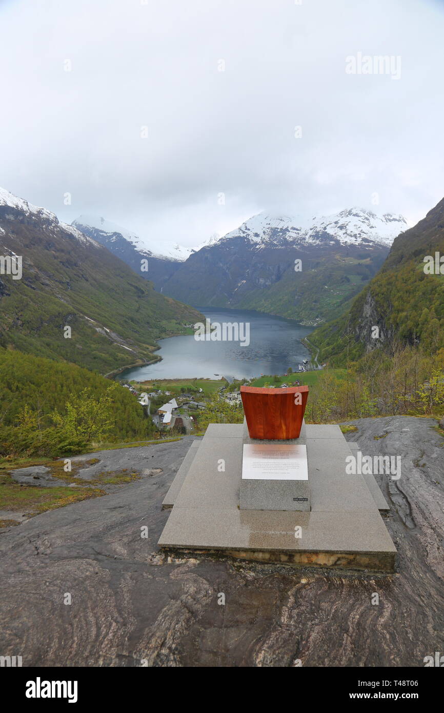 Vista di Gierangerfjord su Queen Sonja la sedia Foto Stock