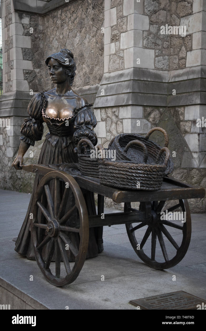 Statua di bronzo di Molly Malone a Dublino, Irlanda Foto Stock