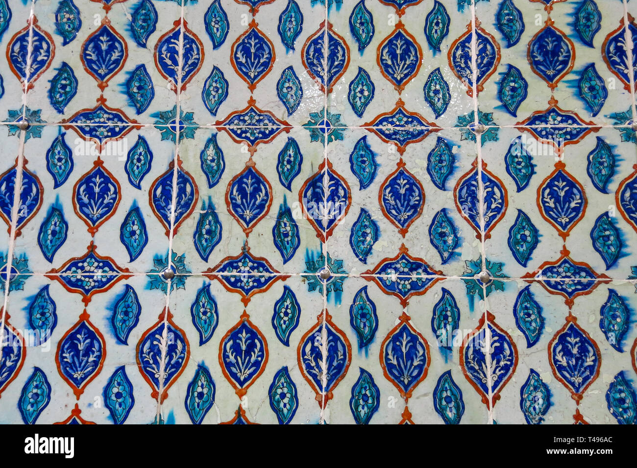 Antico fatto a mano turco - piastrelle ottomano, nel palazzo Topkapi, Istanbul, Turchia Foto Stock