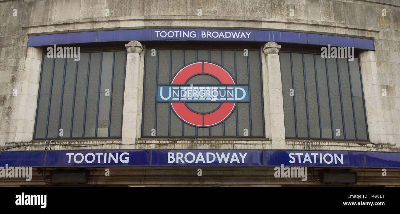 Tooting Broadway Stazione della Metropolitana, Tooting High St, Tooting, London SW17 0SU, vista generale GV Northern Line Foto Stock