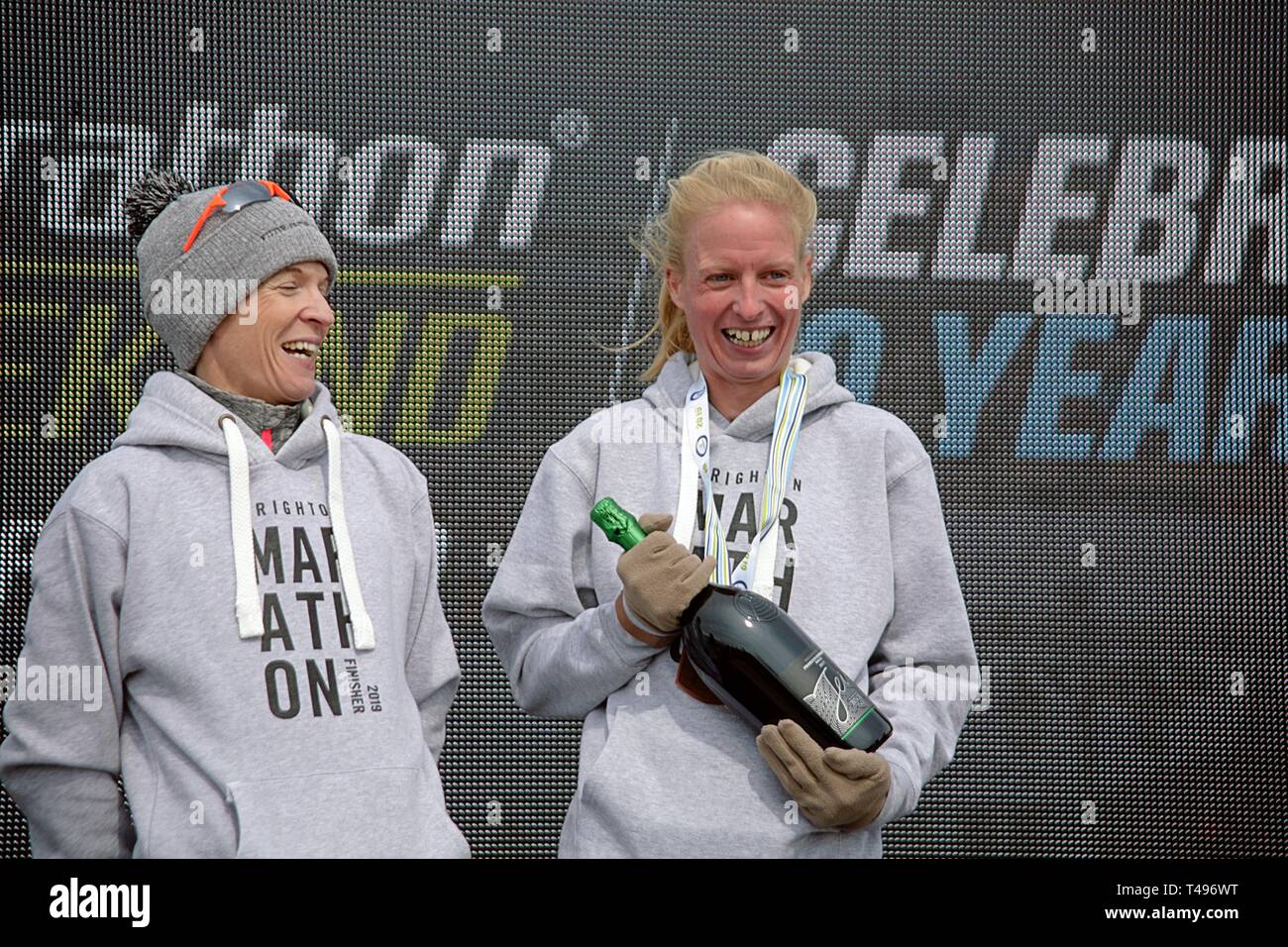 Brighton ,England Regno Unito 14 aprile 2019. La decima Brighton maratona femminile. 1 Helen Davies,2a,Jill Collett,3° Johanna O'regan. Foto Stock