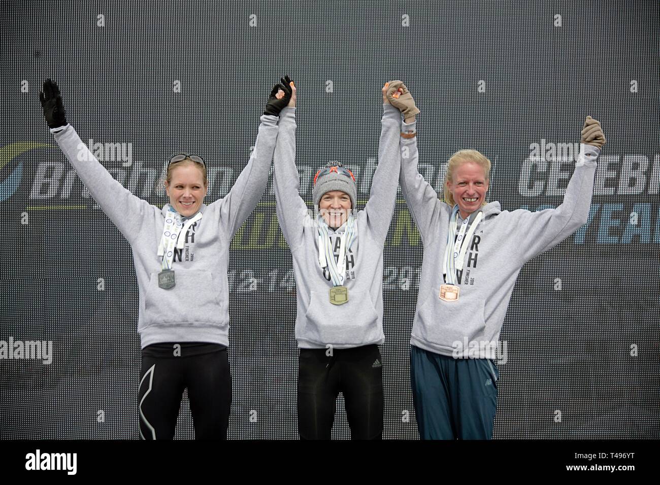 Brighton ,England Regno Unito 14 aprile 2019. La decima Brighton maratona femminile. 1 Helen Davies,2a,Jill Collett,3° Johanna O'regan. Foto Stock