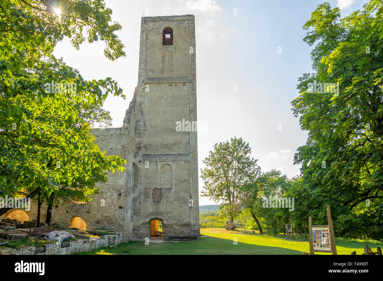 Le rovine della chiesa medievale Foto Stock