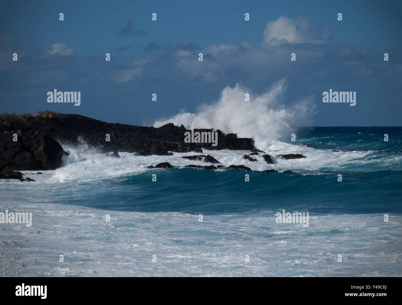 Spiaggia e onde Foto Stock