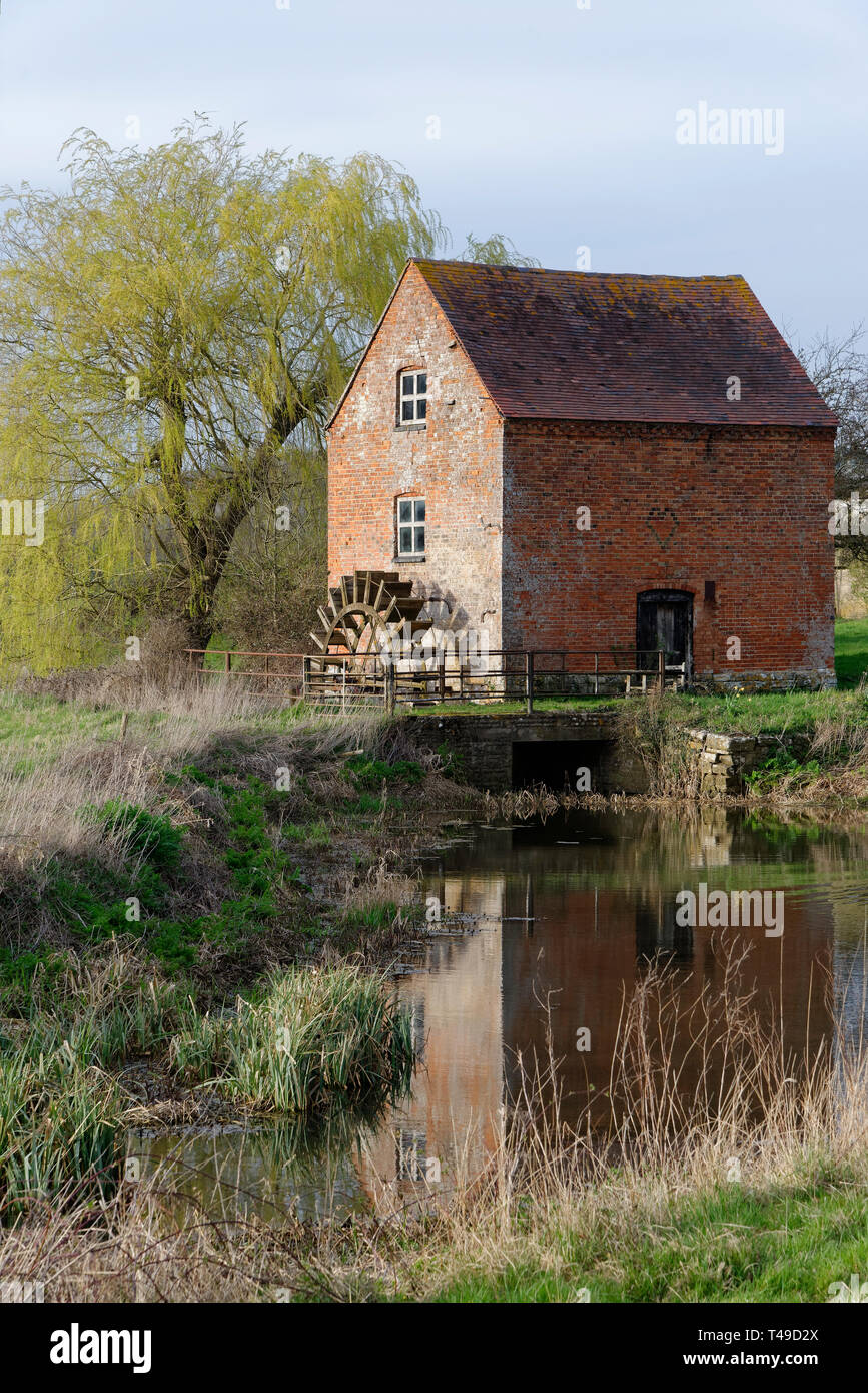Hartpury Mill, Highleadon, Gloucestershire, UK mattone Il Grade ii Listed è un mulino ad acqua Foto Stock