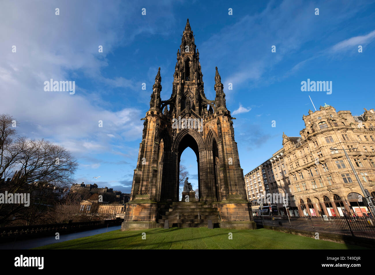Il monumento di Scott per autore scozzese Sir Walter Scott, Edimburgo, Scozia, Regno Unito, Europa Foto Stock